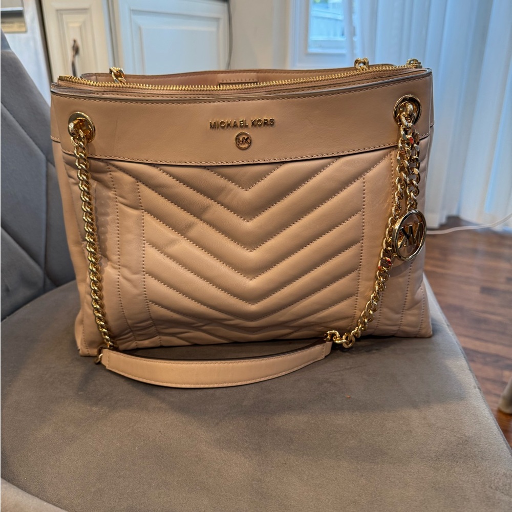 Michael Kors Beige Quilted Shoulder Bag